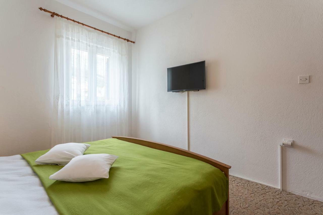 Apartmani Bezma Бол Экстерьер фото