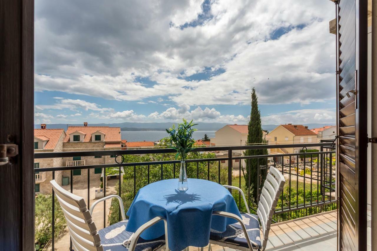 Apartmani Bezma Бол Экстерьер фото