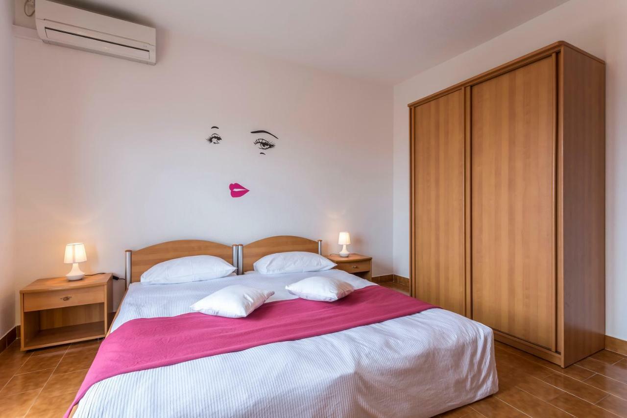 Apartmani Bezma Бол Экстерьер фото