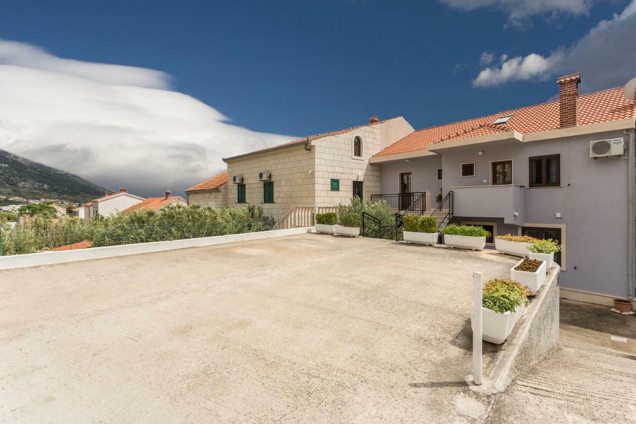 Apartmani Bezma Бол Экстерьер фото