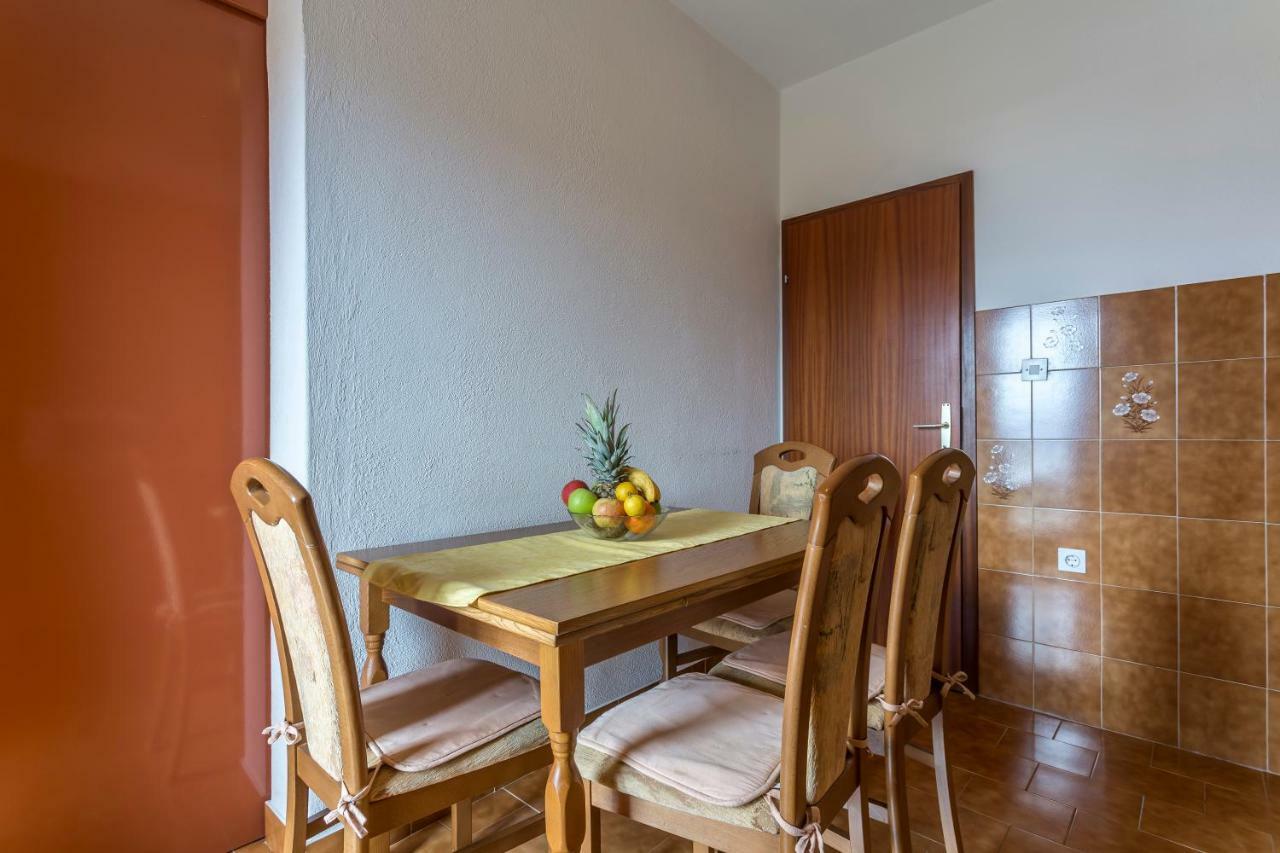 Apartmani Bezma Бол Экстерьер фото