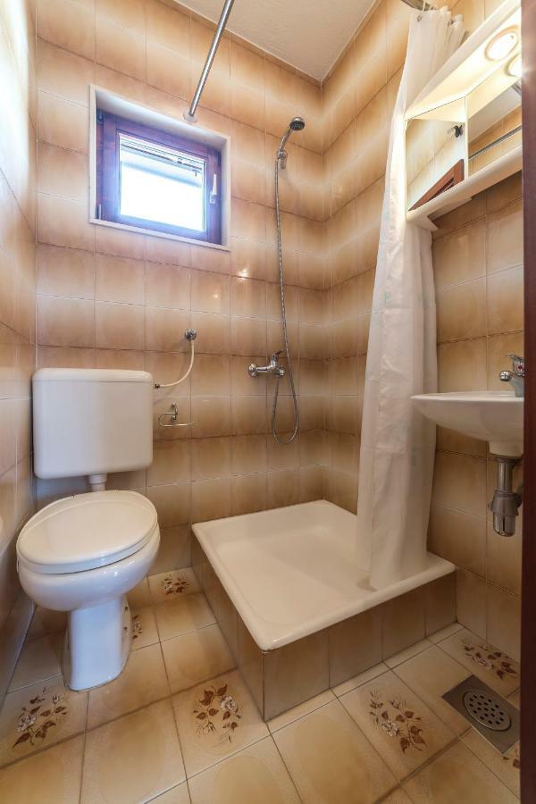 Apartmani Bezma Бол Экстерьер фото